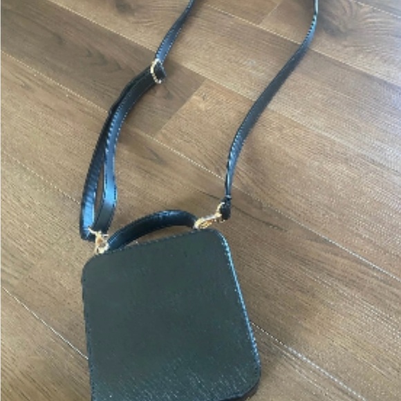 Kate Spade ♠️ Limited Edition! ♠️ CUTE! Crossbody with removable strap. - Picture 3 of 7